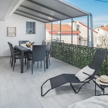 Apartment Sea Pearl Porec Bagian luar foto