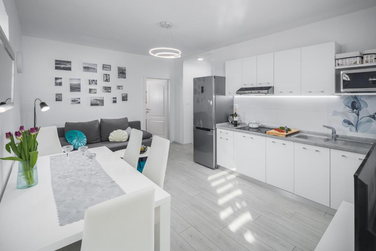 Apartment Sea Pearl Porec Bagian luar foto