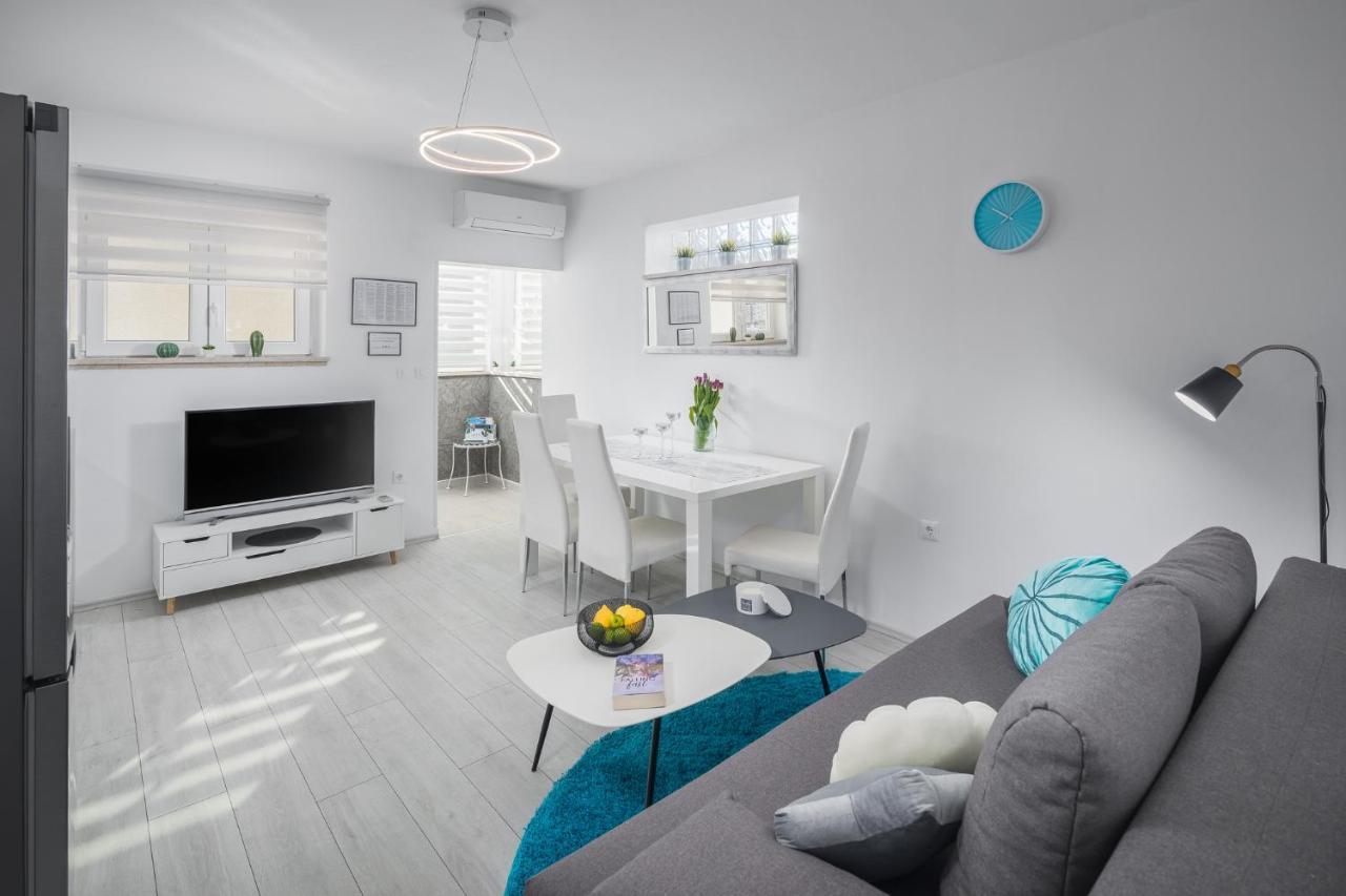 Apartment Sea Pearl Porec Bagian luar foto
