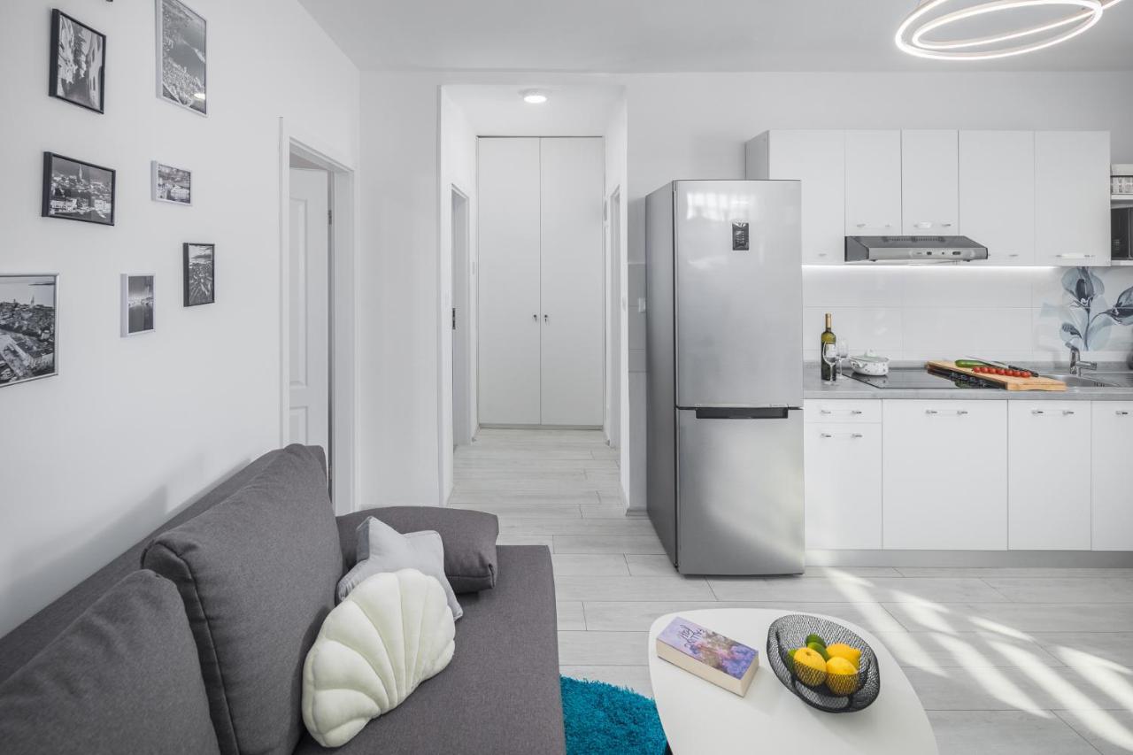 Apartment Sea Pearl Porec Bagian luar foto