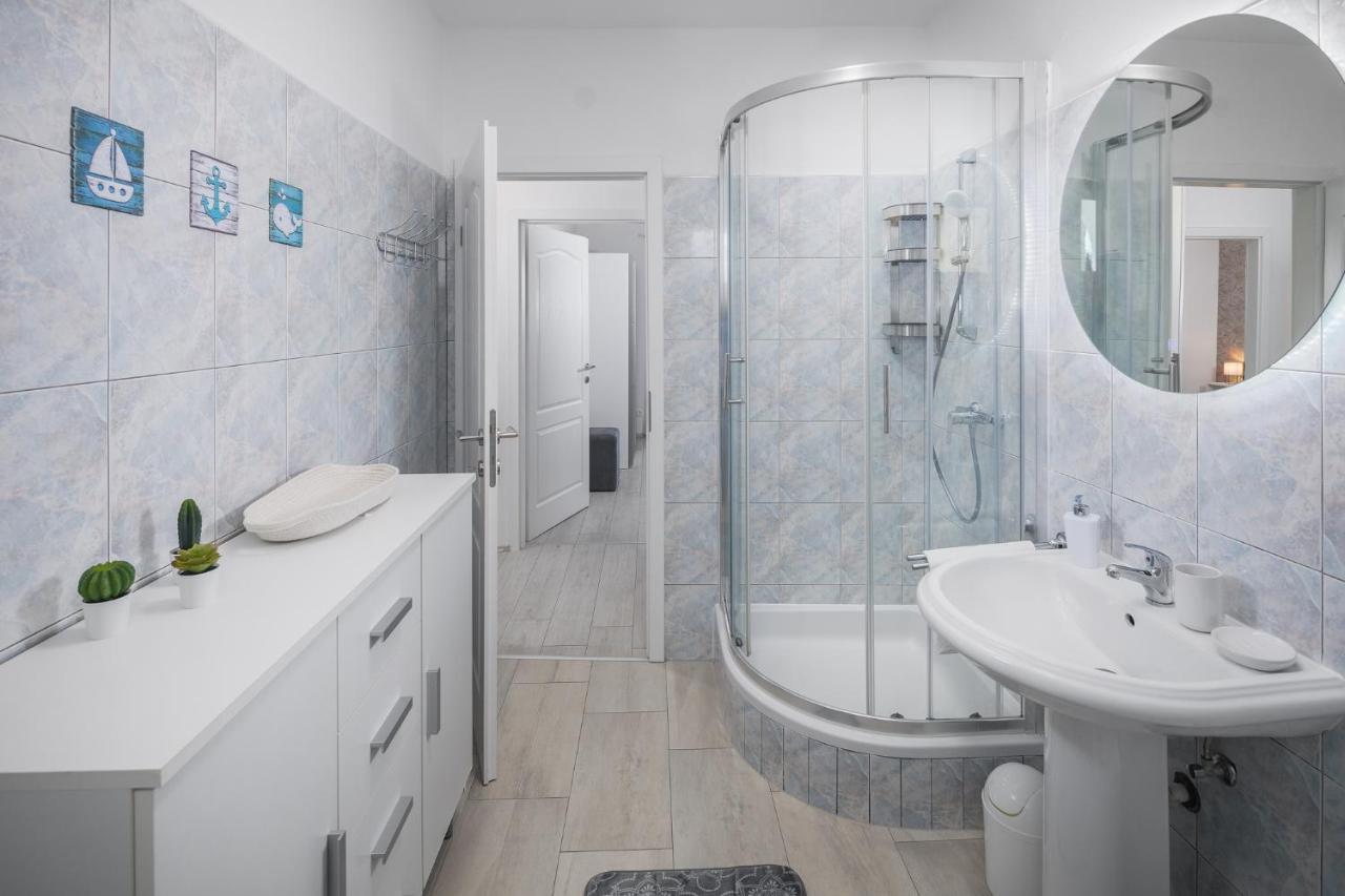 Apartment Sea Pearl Porec Bagian luar foto